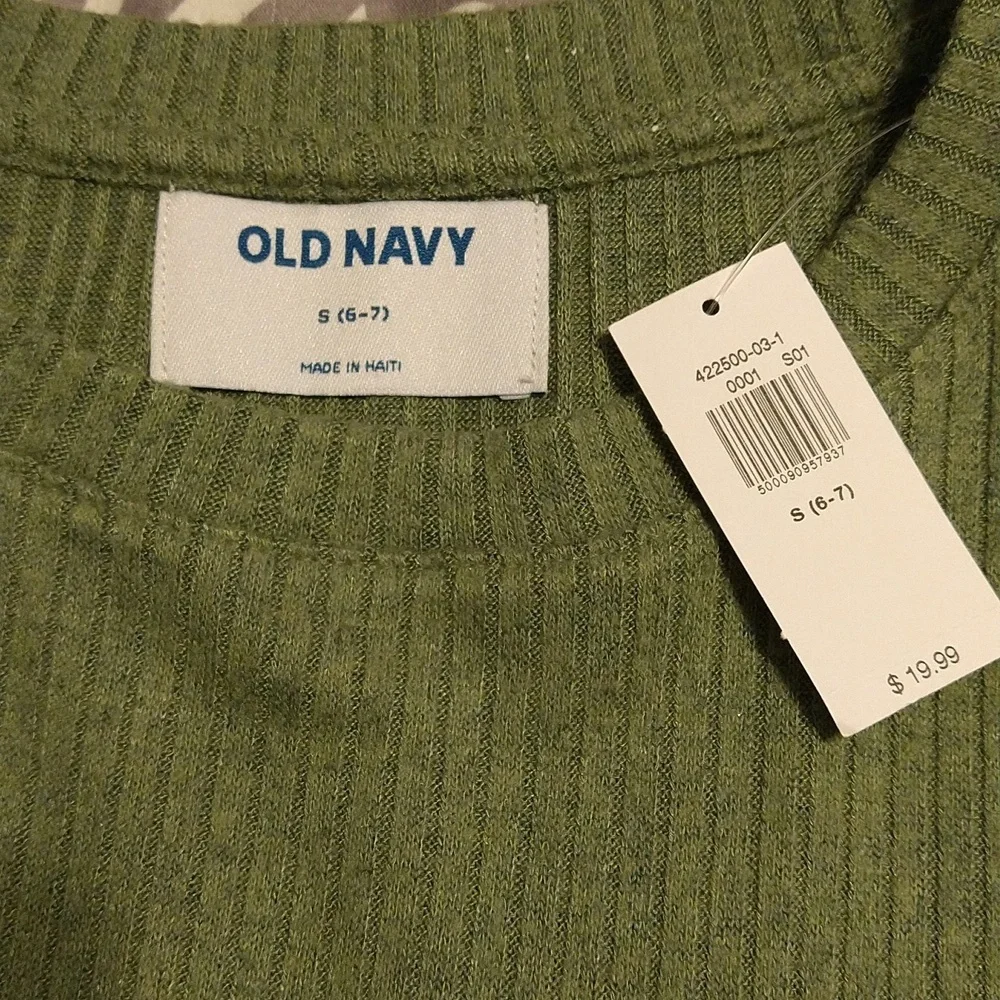 NWT Old Navy, sage green, ribbed long sleeve tee size 6/7